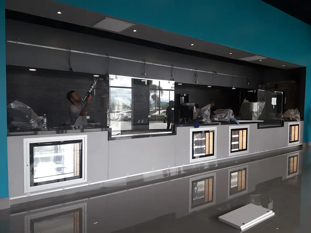 Mostrador comercial de gran formato